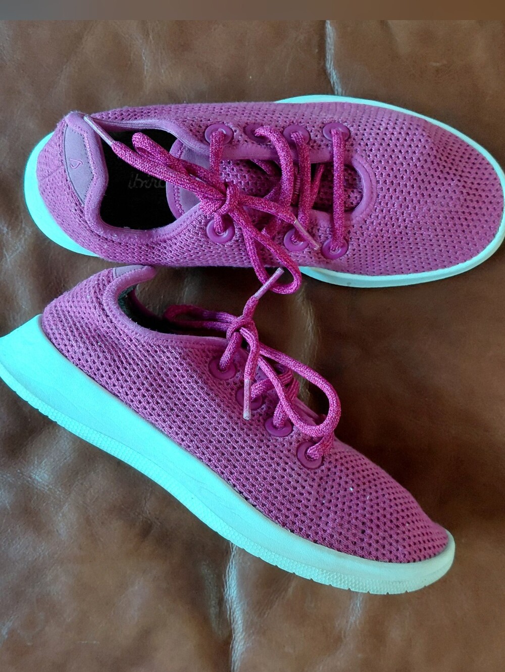 Allbirds Womens Sz 7 Sneakers Magenta Tree Runners